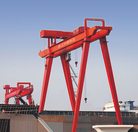 El astillero eléctrico del puerto Cranes el mantenimiento de la explotación minera para los buques constructivos